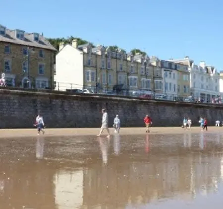 Casa vacanze 5, 11 The - Spectacular Views Of The Bay Filey